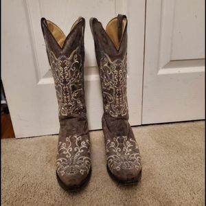 Corral boots